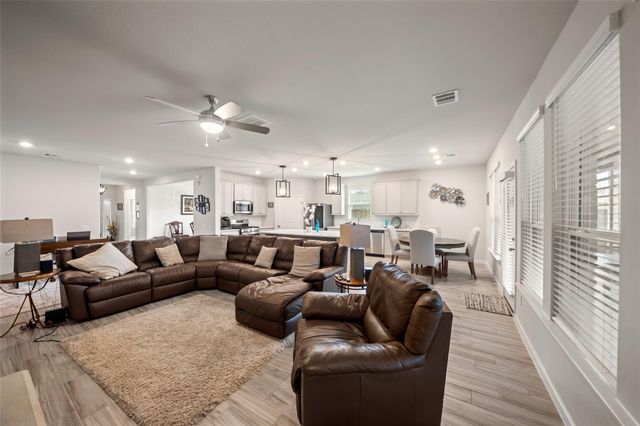 305 Royal Lily Trail, Montgomery, TX 77316