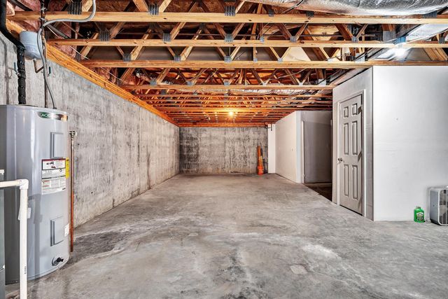 3827 Alexandra CT, Roanoke, VA 24012