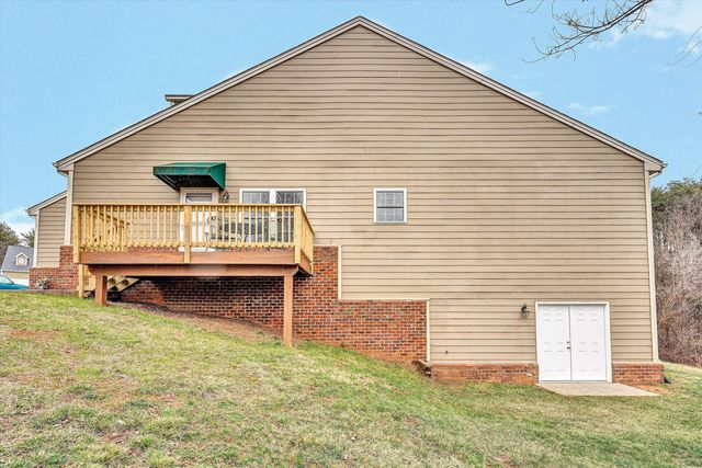 3827 Alexandra CT, Roanoke, VA 24012