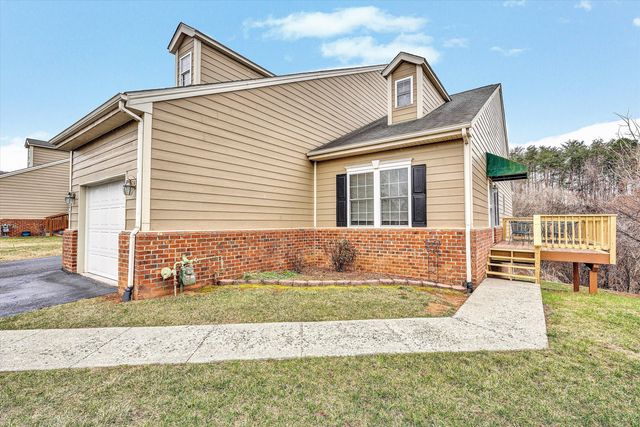 3827 Alexandra CT, Roanoke, VA 24012