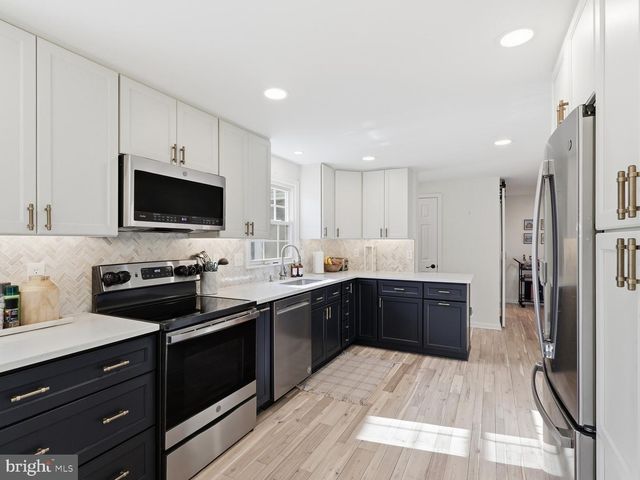 1537 SADLERS WELLS DR, Herndon, VA 20170