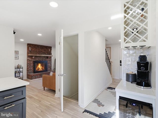 1537 SADLERS WELLS DR, Herndon, VA 20170