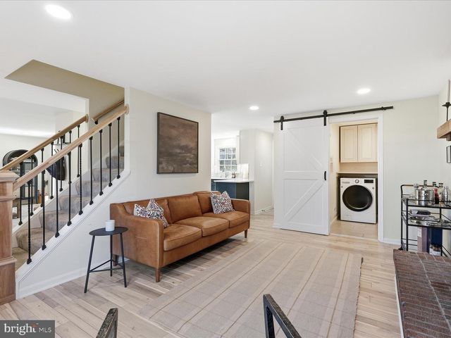 1537 SADLERS WELLS DR, Herndon, VA 20170
