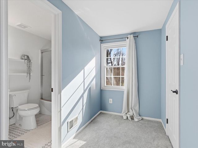 1537 SADLERS WELLS DR, Herndon, VA 20170