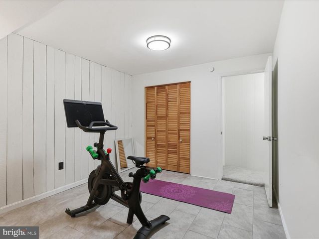 1537 SADLERS WELLS DR, Herndon, VA 20170