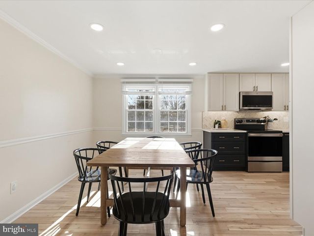 1537 SADLERS WELLS DR, Herndon, VA 20170