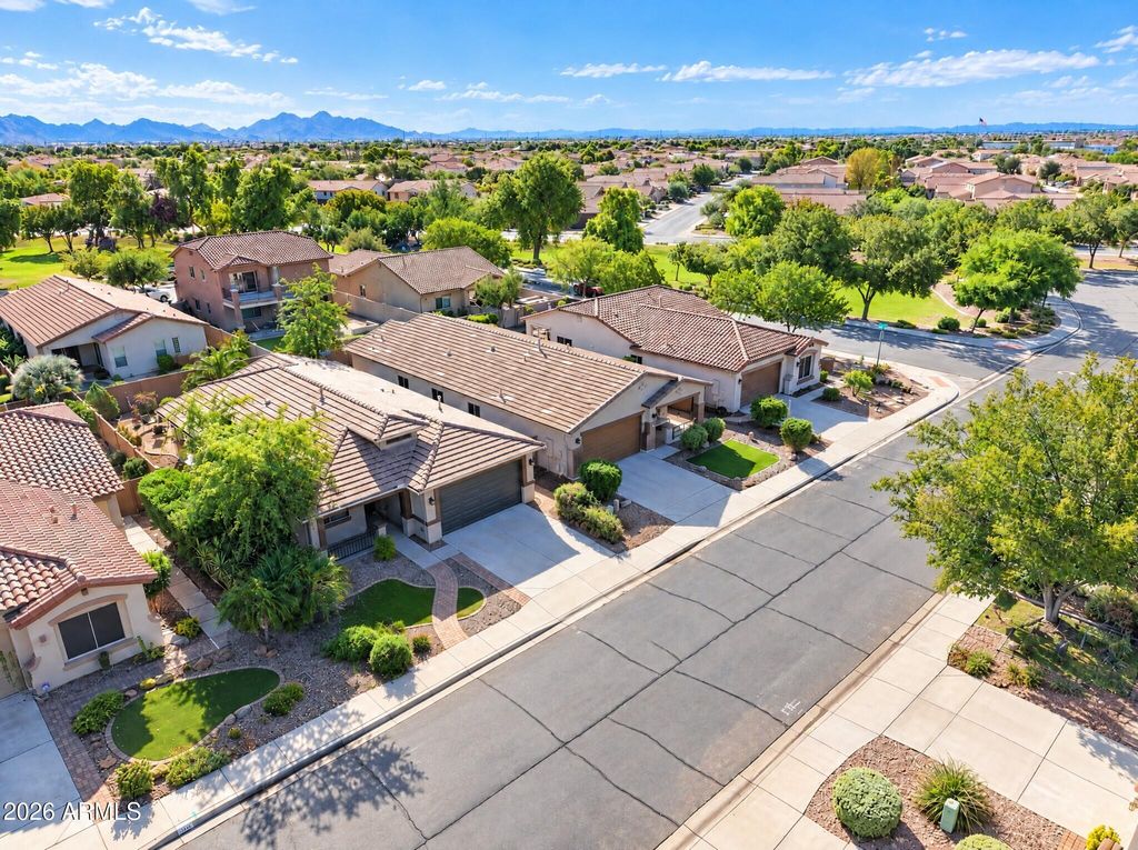 361 W STANLEY Avenue, Queen Creek, AZ 85140 — exterior