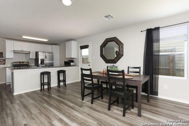 134 SAMUEL KEMPER, San Antonio, TX 78220