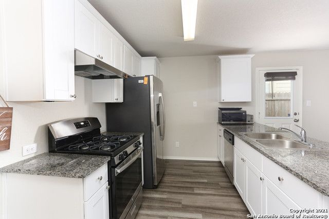 134 SAMUEL KEMPER, San Antonio, TX 78220