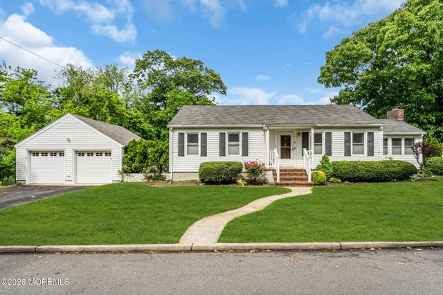 10 Lakeside Avenue, Rumson, NJ 07760