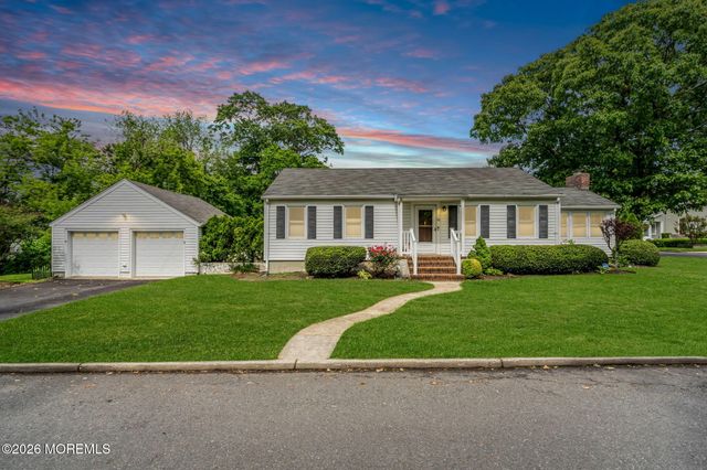 10 Lakeside Avenue, Rumson, NJ 07760