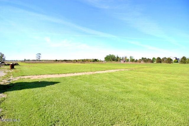 1087 Joseph Road, Luckey, OH 43443
