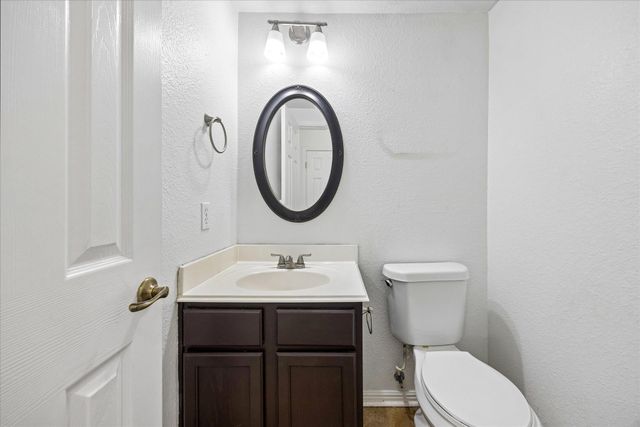 124 Lago Grande DR, Kyle, TX 78640