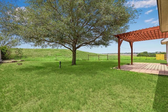 124 Lago Grande DR, Kyle, TX 78640
