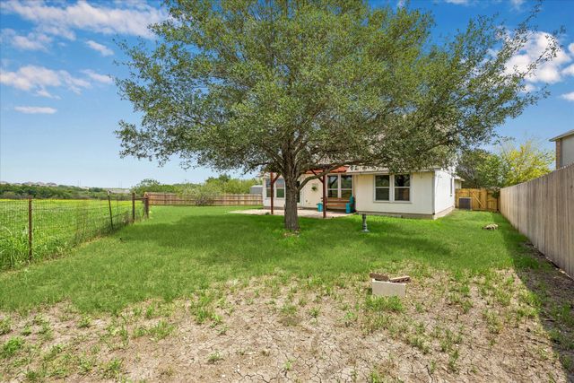 124 Lago Grande DR, Kyle, TX 78640