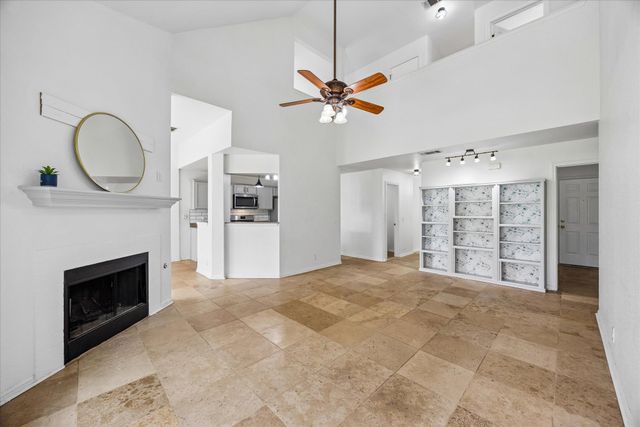 124 Lago Grande DR, Kyle, TX 78640