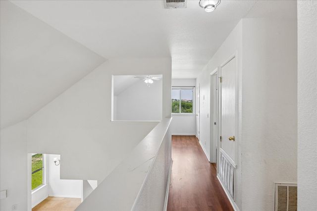 124 Lago Grande DR, Kyle, TX 78640