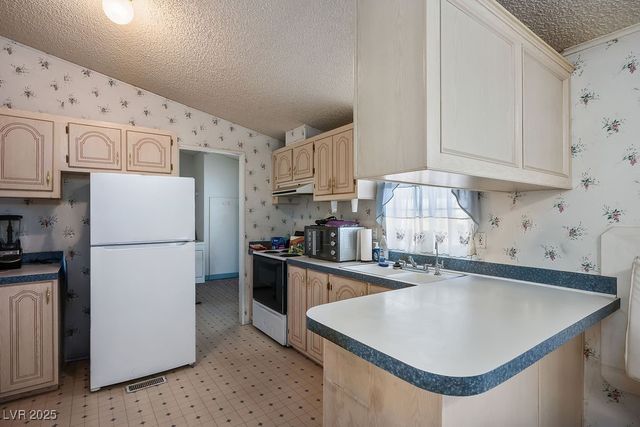 860 West Basin Avenue, Pahrump, NV 89060