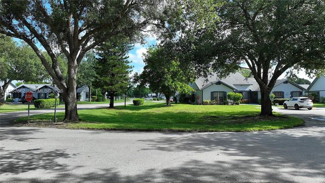 10655 Vanceboro Ct., Lehigh Acres, FL 33936