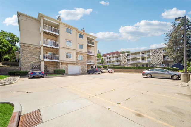 2901 Grand Avenue 101, Des Moines, IA 50312