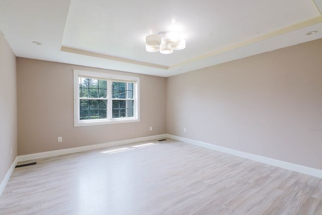 30 Royal Lane, Agawam, MA 01001