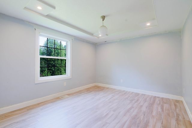 30 Royal Lane, Agawam, MA 01001
