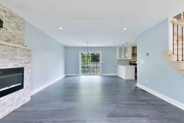 30 Royal Lane, Agawam, MA 01001