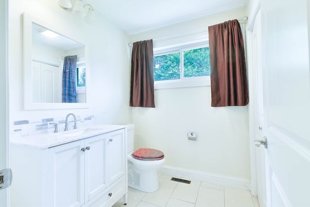 30 Royal Lane, Agawam, MA 01001