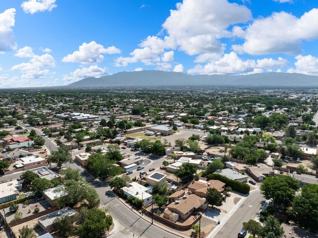 4208 TRINITY Place NW, Albuquerque, NM 87107