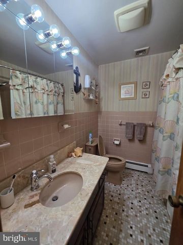 65 ARBOR AVE, Hamilton, NJ 08619