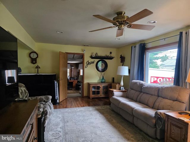 65 ARBOR AVE, Hamilton, NJ 08619