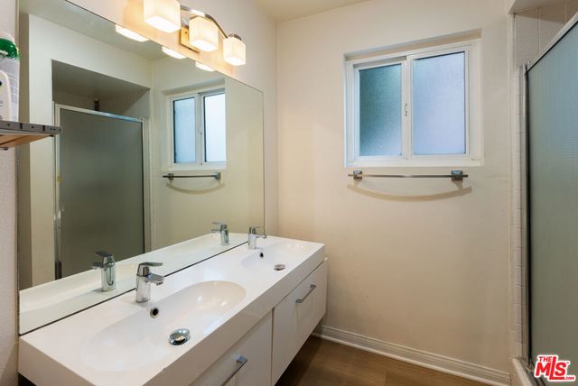 1262 S Barrington Avenue 102, Los Angeles, CA 90025