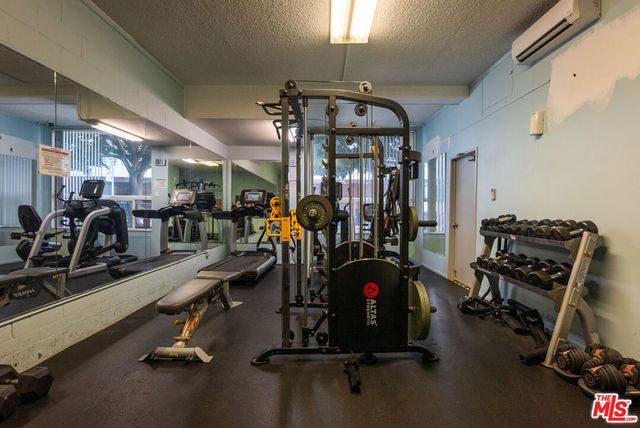 1262 S Barrington Avenue 102, Los Angeles, CA 90025