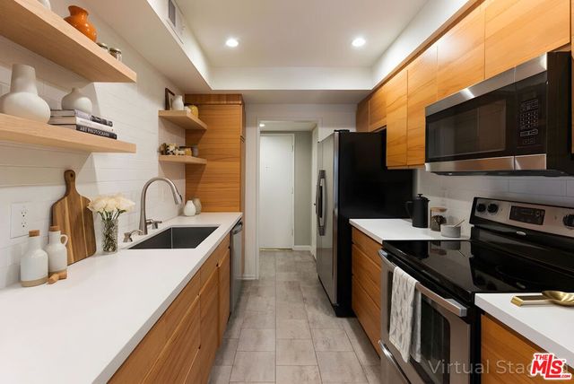 1262 S Barrington Avenue 102, Los Angeles, CA 90025