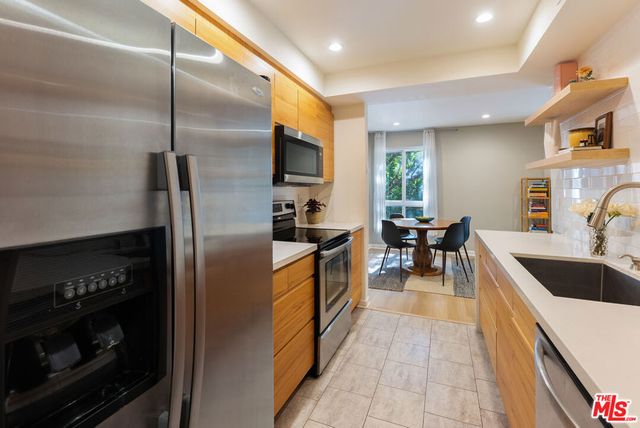 1262 S Barrington Avenue 102, Los Angeles, CA 90025