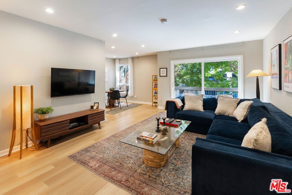 1262 S Barrington Avenue 102, Los Angeles, CA 90025