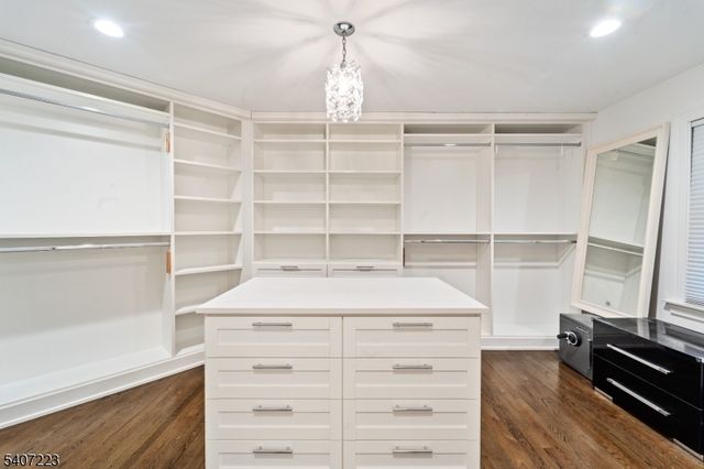 54 Mohawk Ave, Norwood Boro, NJ 07648