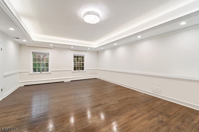 54 Mohawk Ave, Norwood Boro, NJ 07648