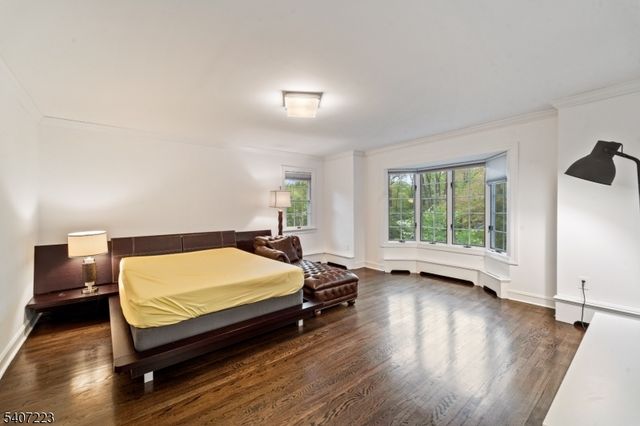 54 Mohawk Ave, Norwood Boro, NJ 07648