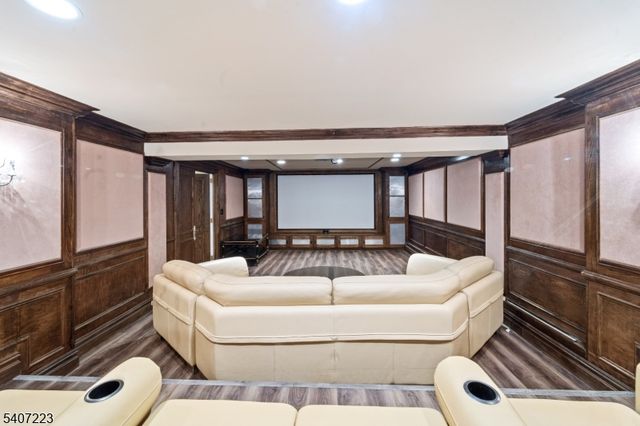 54 Mohawk Ave, Norwood Boro, NJ 07648