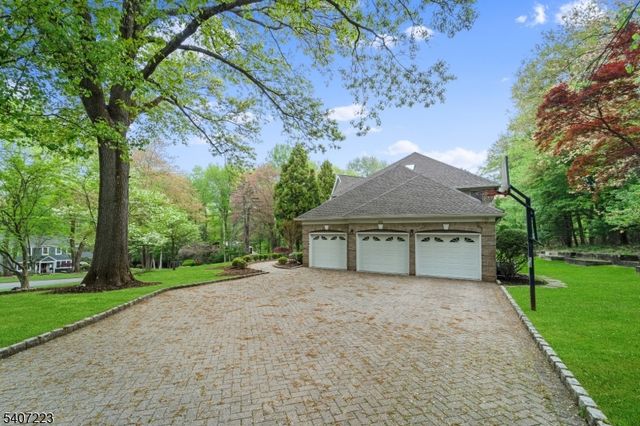 54 Mohawk Ave, Norwood Boro, NJ 07648