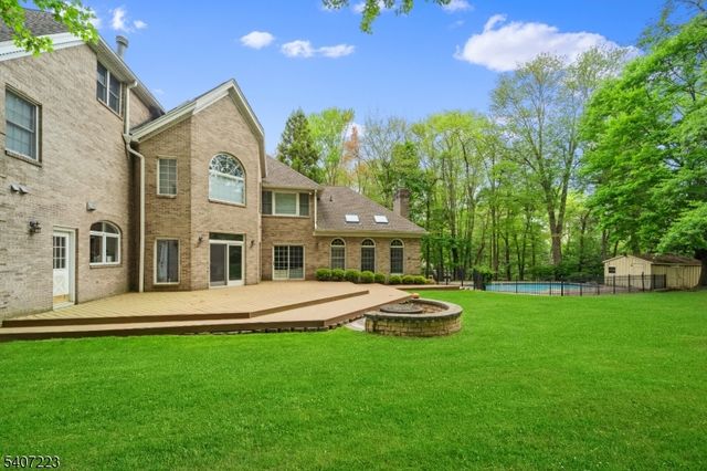 54 Mohawk Ave, Norwood Boro, NJ 07648