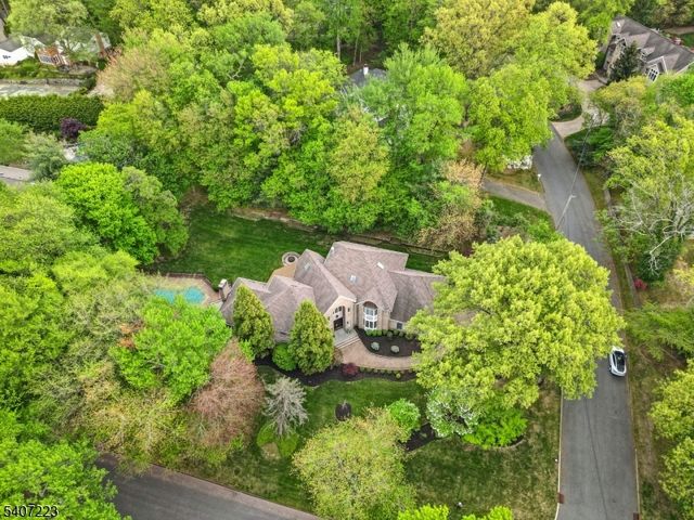 54 Mohawk Ave, Norwood Boro, NJ 07648