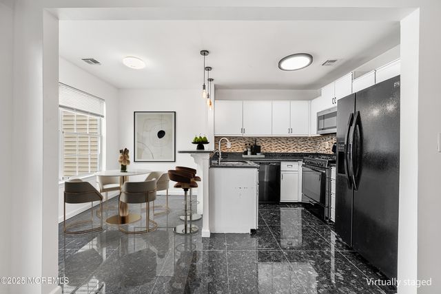 6 Groom Court, Tinton Falls, NJ 07753