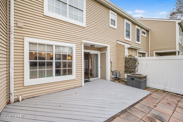 6 Groom Court, Tinton Falls, NJ 07753