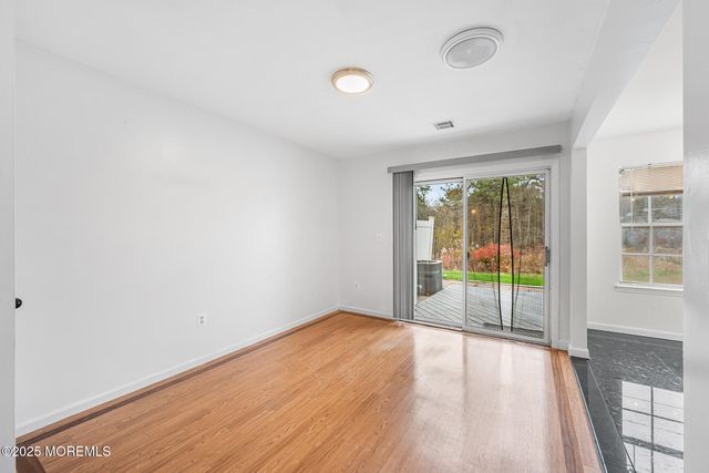 6 Groom Court, Tinton Falls, NJ 07753