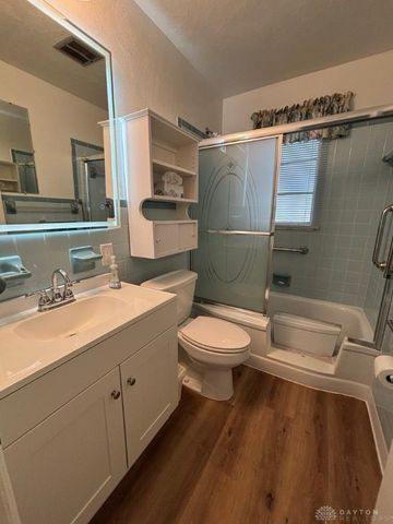 5048 Pensacola Boulevard, Moraine, OH 45439