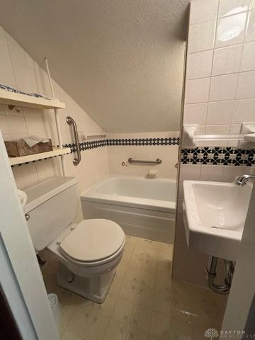 5048 Pensacola Boulevard, Moraine, OH 45439