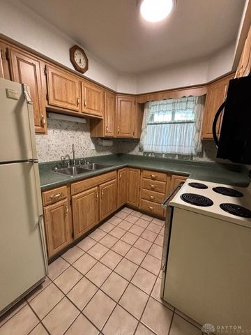 5048 Pensacola Boulevard, Moraine, OH 45439