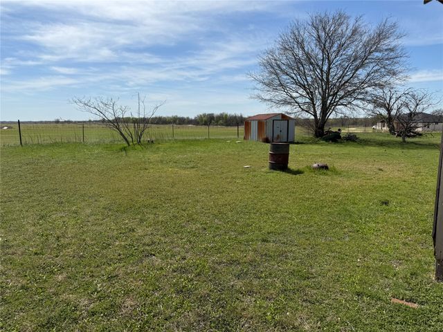 1105 Shabazz Street, Milford, TX 76670